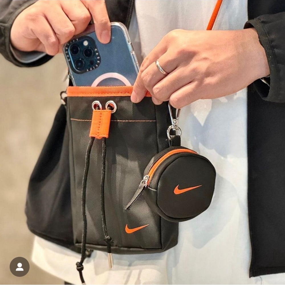 ✔️ New✔️NIKE SUPER RARE Asia Exclusive Crossbody Bag